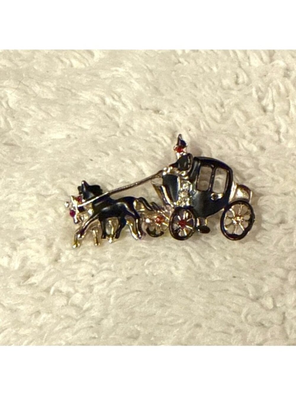 Vintage Black Enamel Stagecoach Horse Brooch Pin Gold Tone MCM Novelty Jewelry